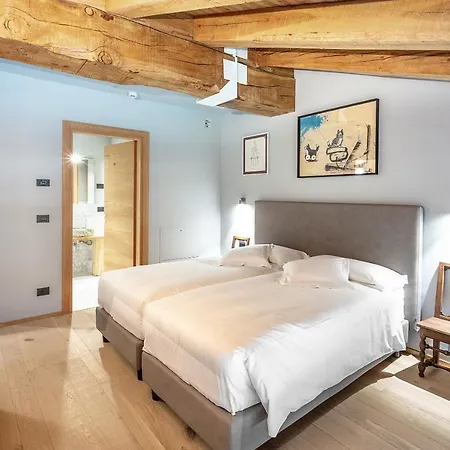 Aux Pieds Du Roi - & Брей-Червінія