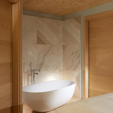 Aux Pieds Du Roi - & Апарт-готель Брей-Червінія