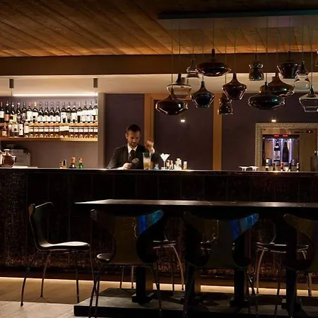 Aux Pieds Du Roi - & Breuil-Cervinia