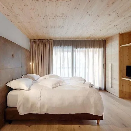 Aux Pieds Du Roi - & Aparthotel 4*