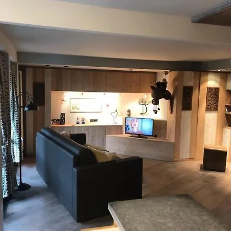 Aparthotel Aux Pieds Du Roi - & Breuil-Cervinia