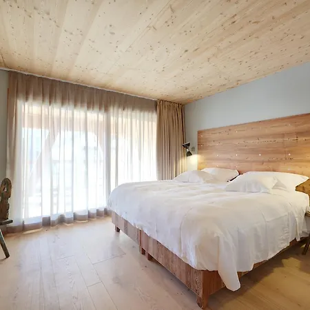 Aux Pieds Du Roi - & 4*