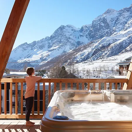 Aux Pieds Du Roi - & Aparthotel 4*