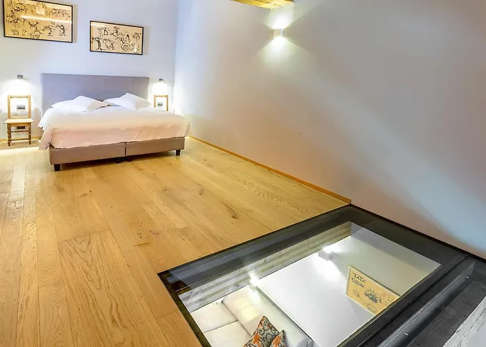 Aux Pieds Du Roi - & Aparthotel