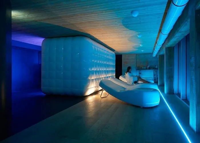 Aux Pieds Du Roi - & 4* بيريوِل تْشيرفينيا