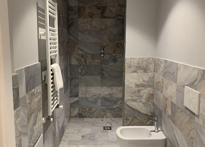 Aux Pieds Du Roi - & بيريوِل تْشيرفينيا