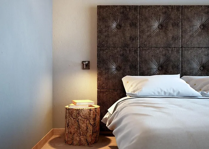 Aux Pieds Du Roi - &